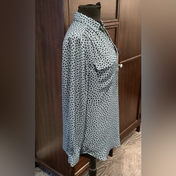 Ann Taylor gray blue abstract pattern long sleeve blouse EUC - Picture 2 of 7